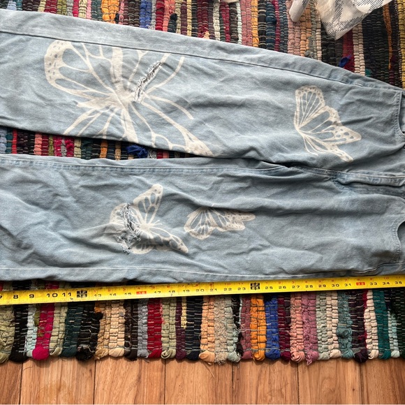 Women’s Butterfly Jeans Size Small - Picture 7 of 10